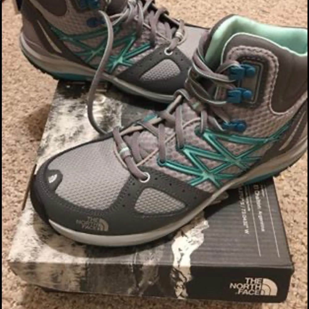 NorthFace Womens boots Brand new ! Size 7.5
